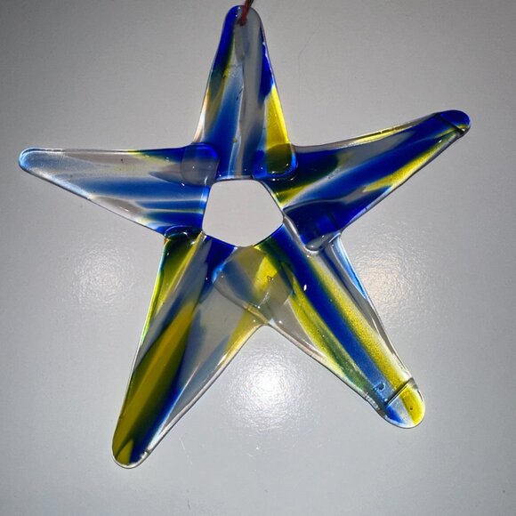 #5105 YELLOW / BLUE / WHITE MULTI COLOR 5 POINT STAR APX. 6 1/2” X 6 1/2” - Picture 4 of 10